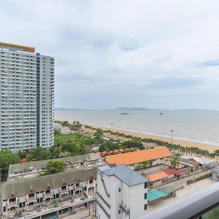 Aeras Beachfront Condominium Jomtien Beach Exterior photo