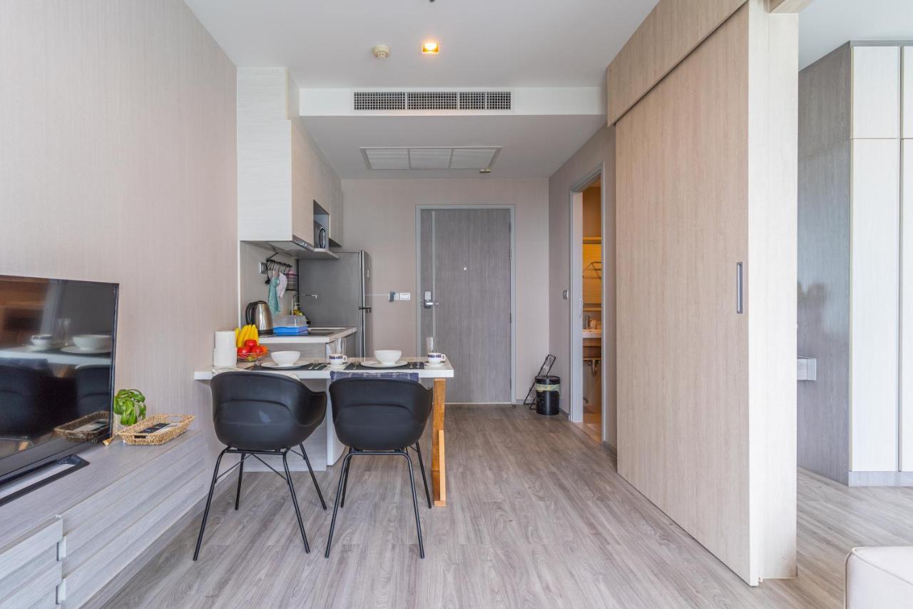 Aeras Beachfront Condominium Jomtien Beach Exterior photo